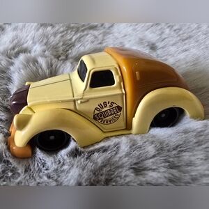 Hot Wheels Disney Pixar Dug 2021 Mattel Old Car out of box